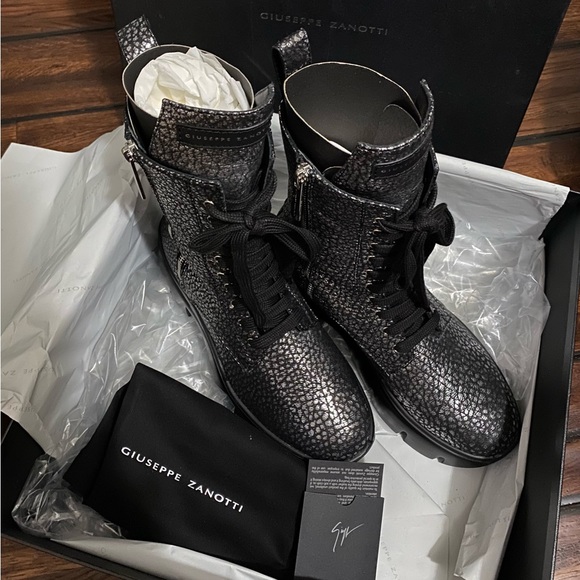 Size 38 Giuseppe Zanotti Apocalypse silver boots - Picture 4 of 4